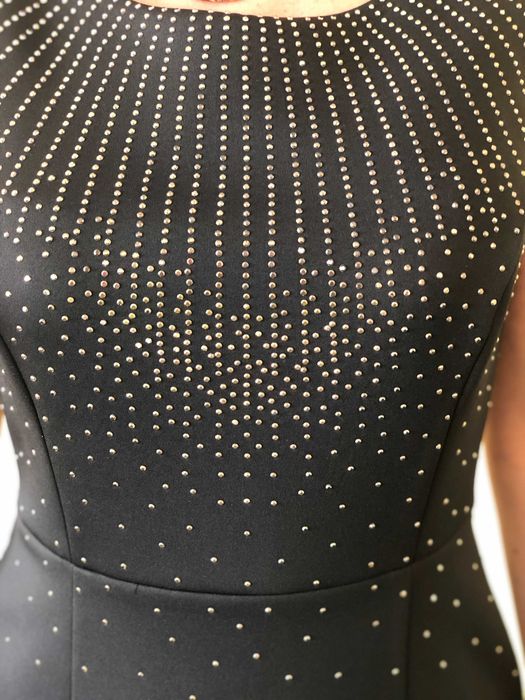 Рокля Calvin Klein с камъчета