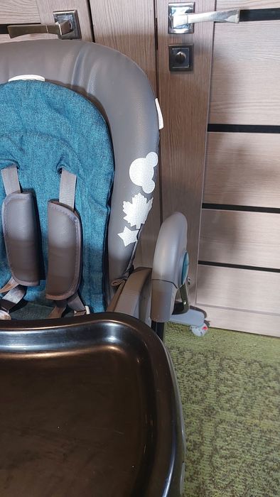 Детский стульчик для кормления