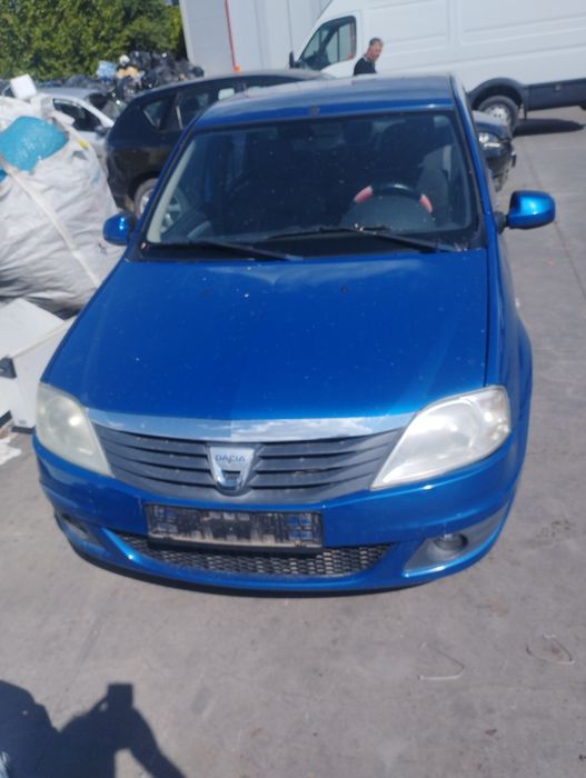Dezmembrez Dacia Logan 1 facelift 1.4