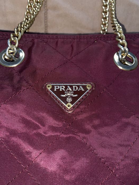 Vand geanta prada originala