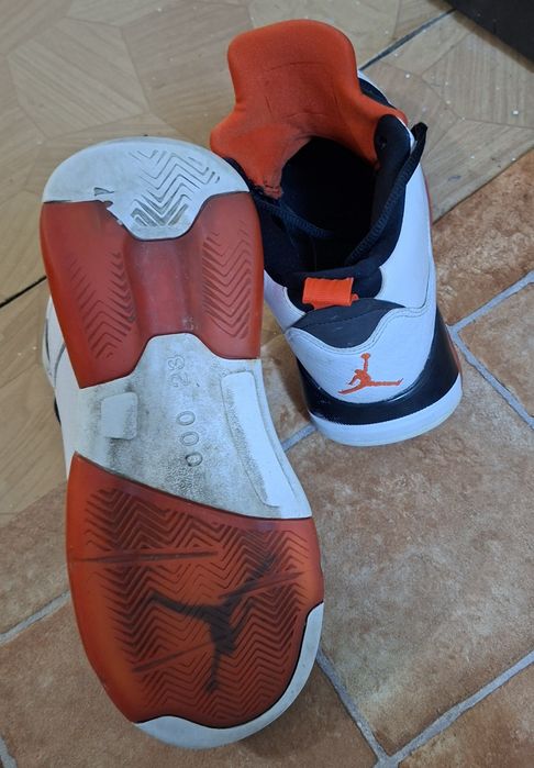Adidasi nike și jordan nr 38.5 stare perfectă  ambela  la 300lei