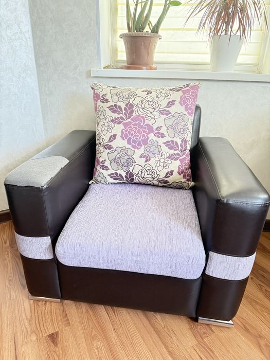 Диван с креслами