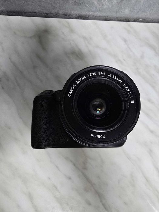 Aparat Foto Canon EOS 700D + Obiectiv 18-55  Bmg Amanet 104512