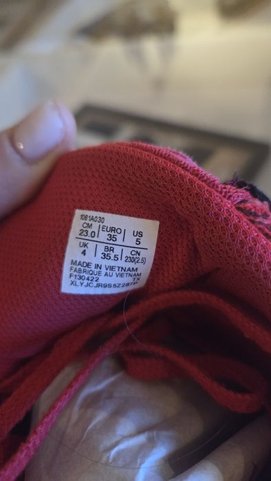 Борцовки Asics за момче  номер35,номер37