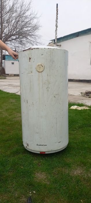 Бу Водонагреватель.. Аристон..100 л.