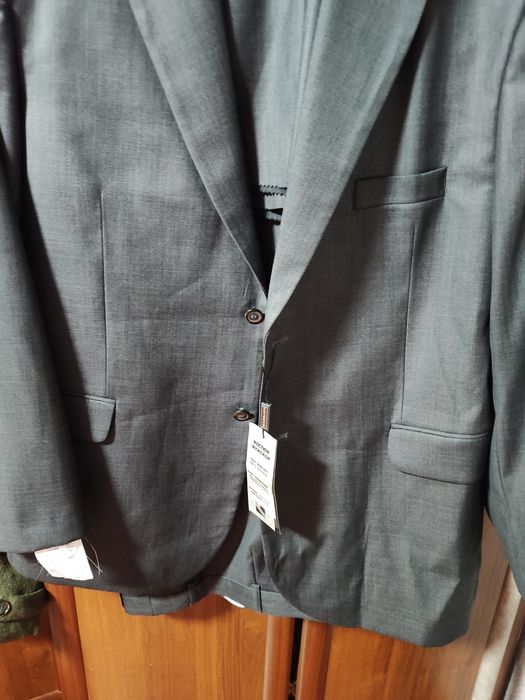 Продам Костюм с брюками