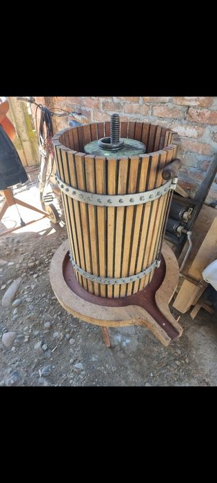 Teasc struguri capacitate 50 l