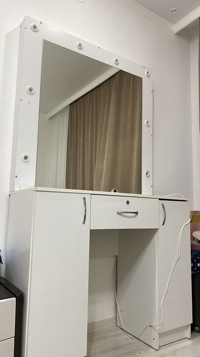 Визажное зеркало