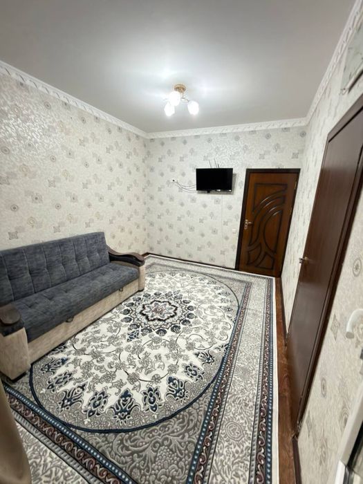 Chilonzor 12 kv Sherin chorraxa srochno sotiladi