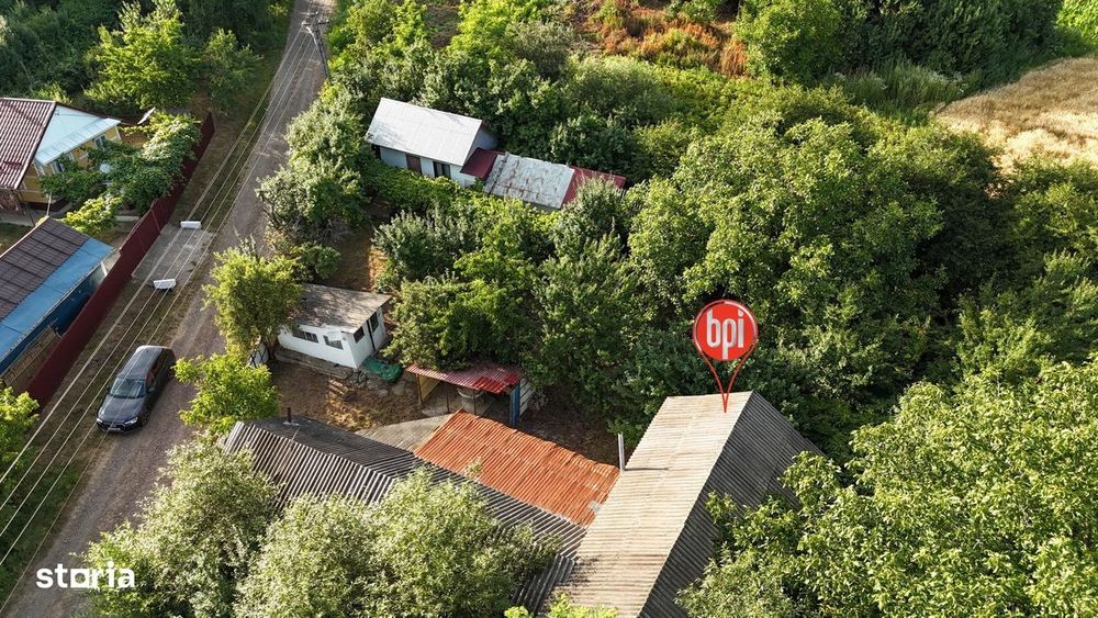 SE VINDE Gospodarie taraneasca,  Valea Glodului (Vulturesti), jud. SV