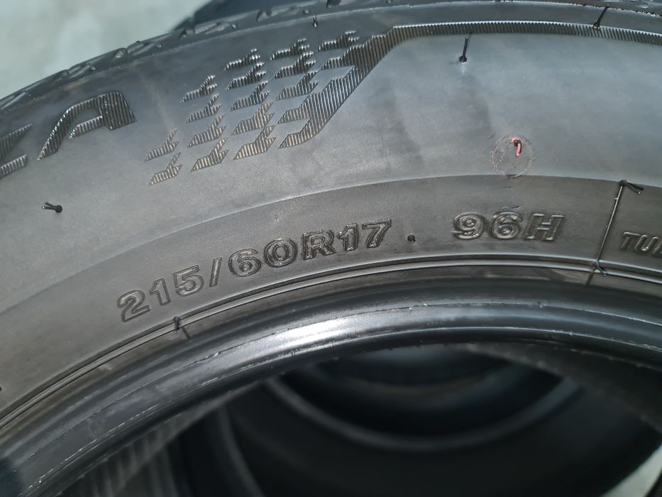 Vând 4 anvelope de vara Bridgestone turanza T005