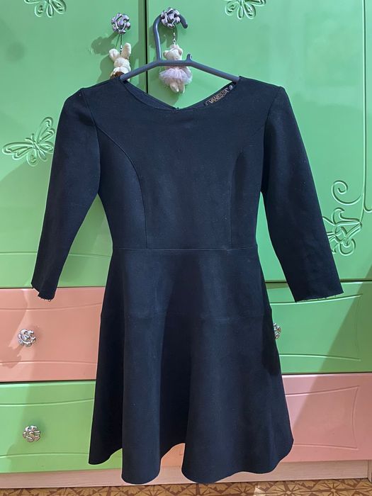 Продам нарядные платья.