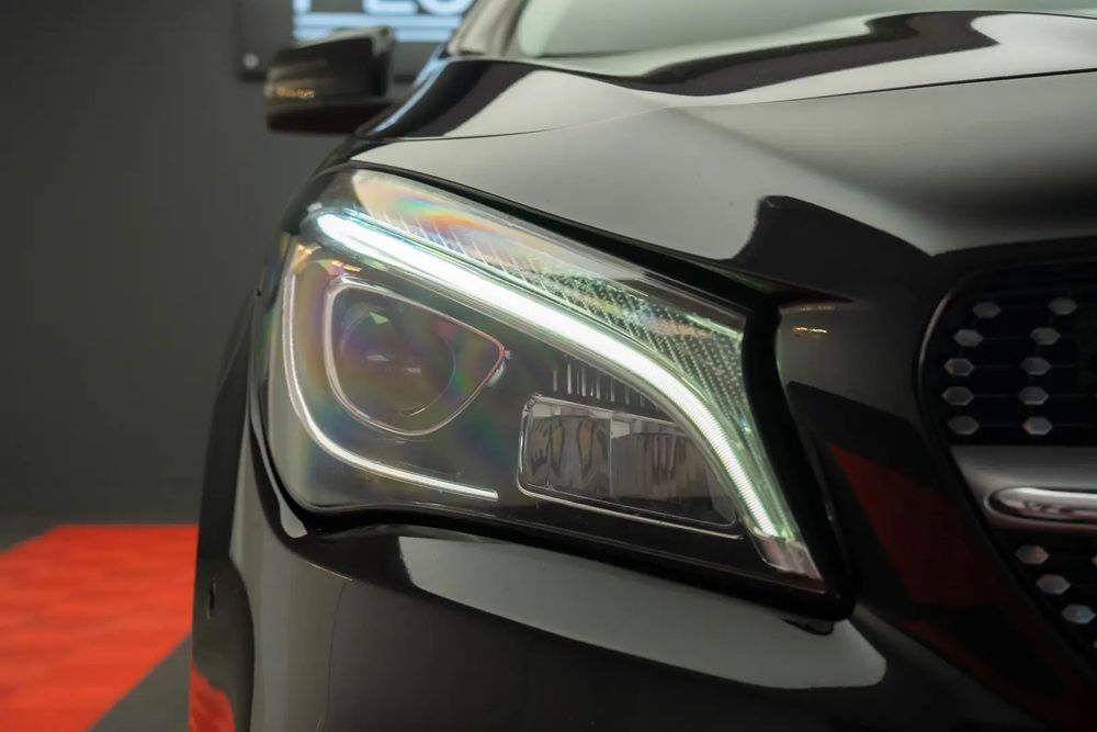 Mercedes-Benz CLA 200 Mercedes-Benz CLA 200D AMG LINE