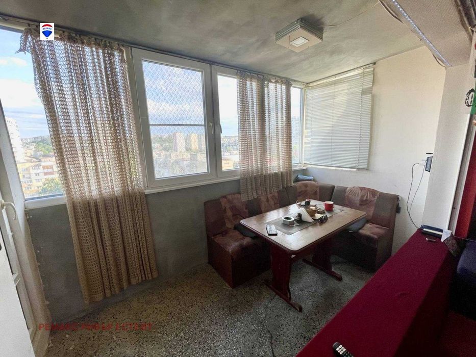 Продава се Четиристаен апартамент в Русе, Родина 1 - 99 кв.м за 910 €/кв.м - Снимка #8