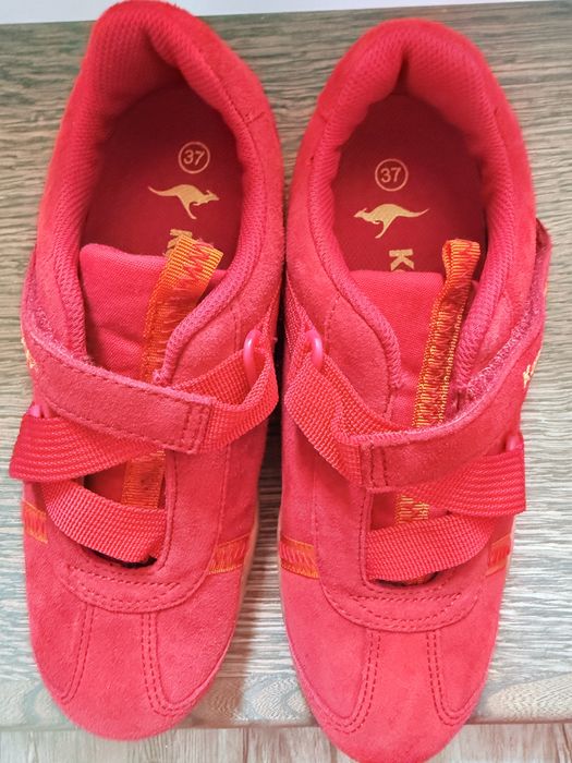 Кроссовки. Детская обувь.