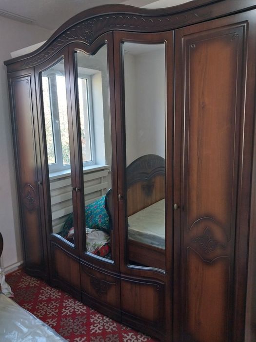 Спальный гарнитур в отличном состояние !