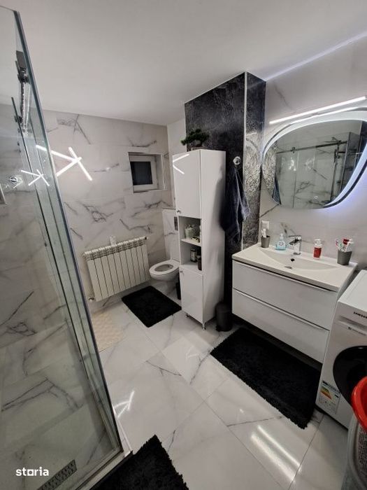 - Apartament 3 camere, suprafata totala 81mp, zona Strada Garii. Etaj