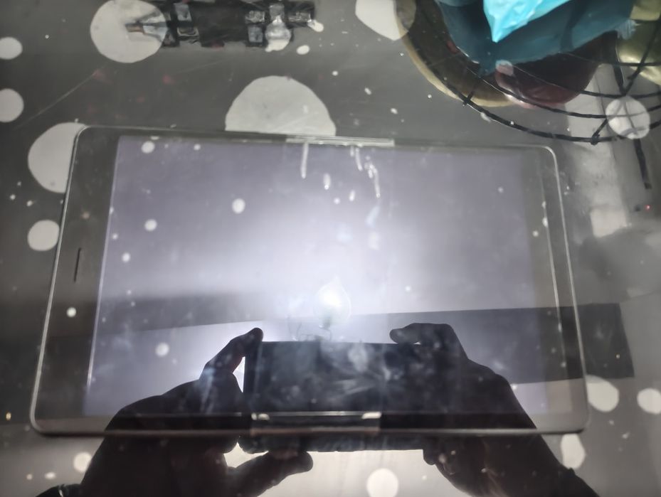 Продавам таблет Самсунг Samsung