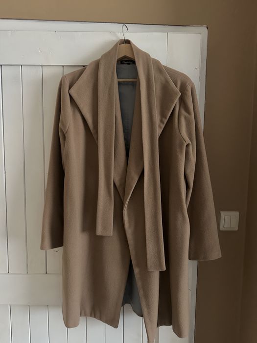Дамско бежаво палто