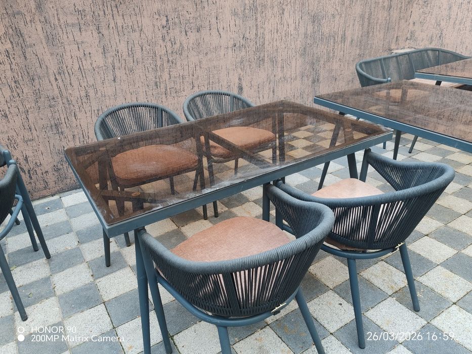 Продаю столы комплектом