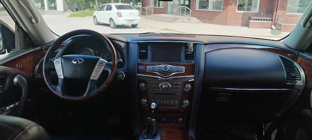 Продаётся Infiniti QX80