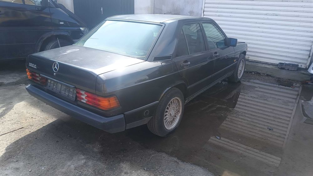 Мерцедес 190 бензин