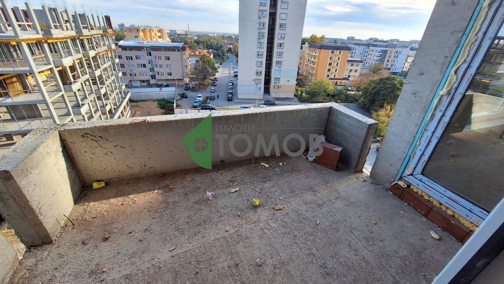 Просторен тристаен апартамент в кв. Самара 3