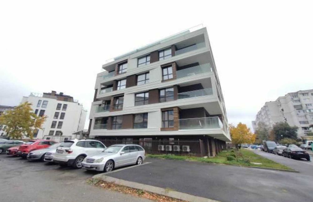 Продава се Тристаен апартамент в София, Център - 118 кв.м за 2590 €/кв.м - Снимка #1