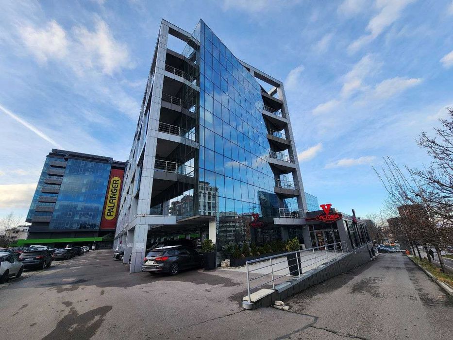 Дава се под наем Офис в София, Малинова долина - 565 кв.м за 5650 € - Снимка #1