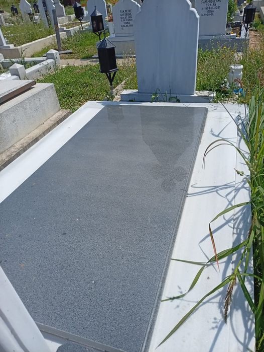 Sat Catelu Loc de veci cimitir privat  Privirea Domnului