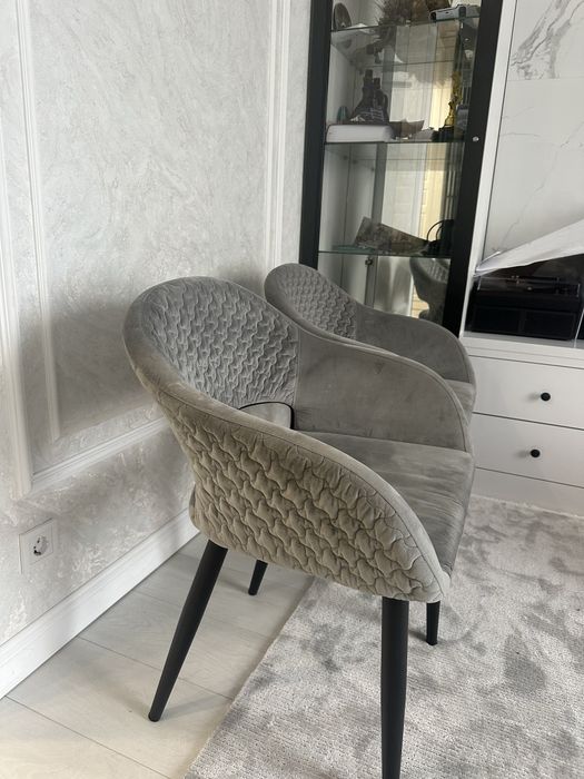 6 стульев в отличном состоянии