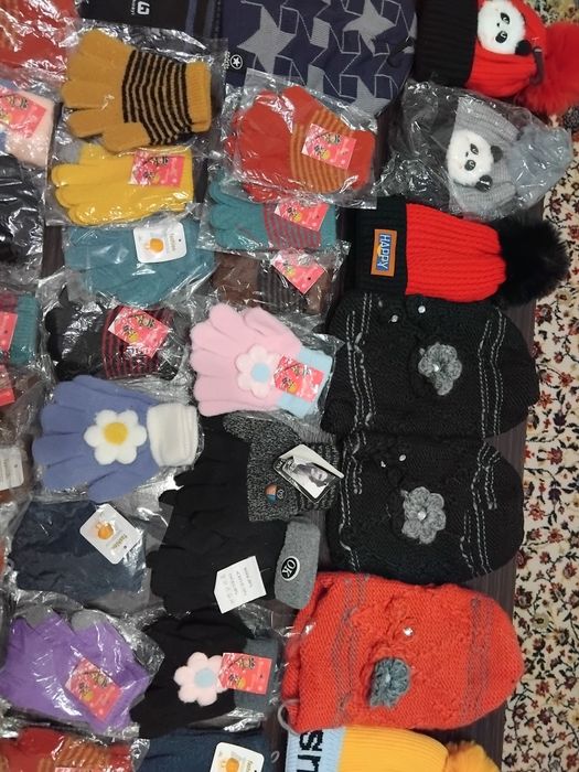 Детски шапки и ръкавици