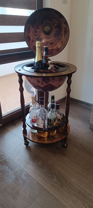 Глобус за бутилки - мини бар