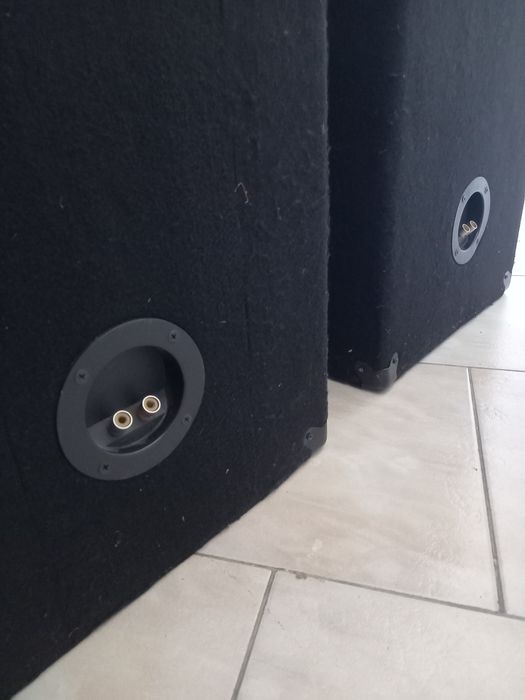 Vând boxe passive+ mixer cu putere