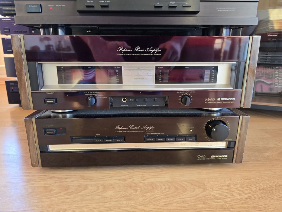 Продавам крайно стъпало Pioneer M-90 и предусилвател Pioneer C-90.