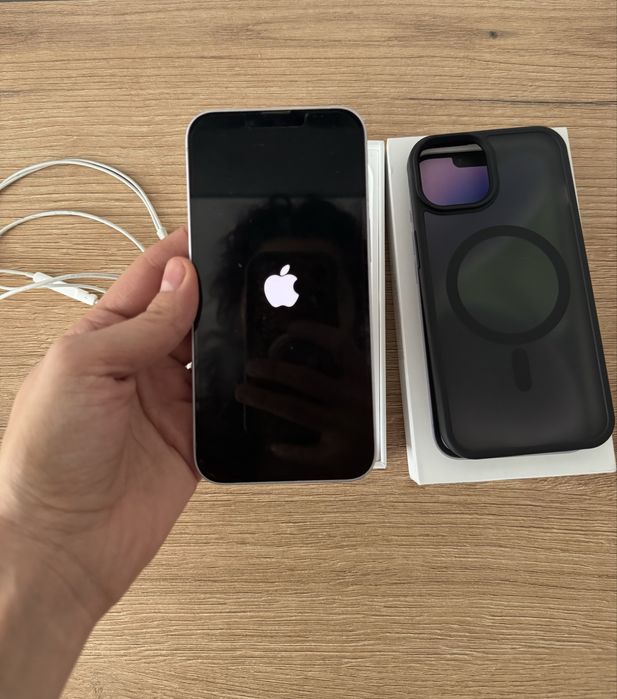 iPhone 14 – 128 GB – Mov – stare foarte bună – baterie 86%