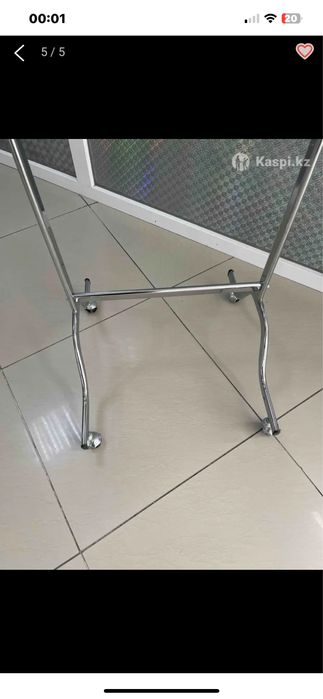 Стойка для ремней и платков