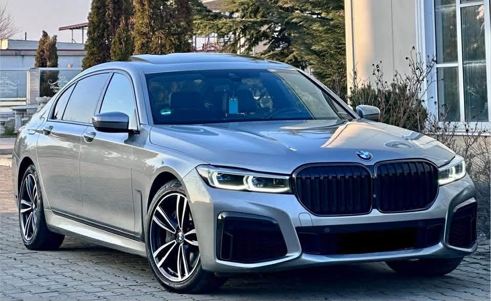 Bmw 750LI 2021 530cp