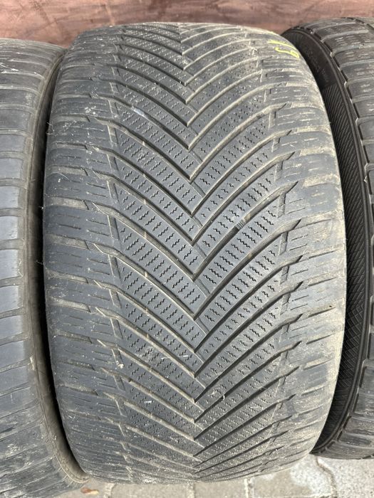 Cauciucuri iarna 2 buc 255 35 19 si 2 buc 235 35la 100 ron buc an 2019