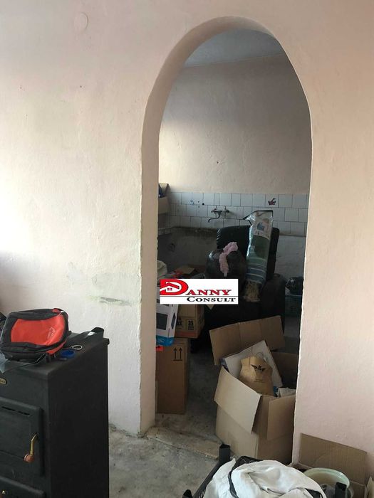 Двуетажна монолитна къща с двор в с. Беброво