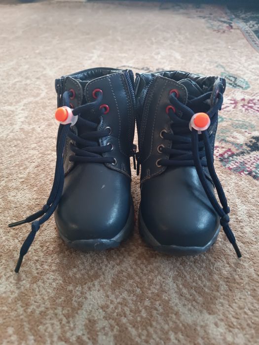 Продам детскую обувь