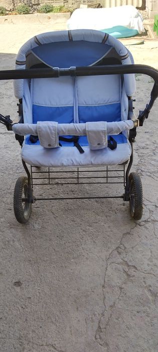 Продам коляску для двойняшек