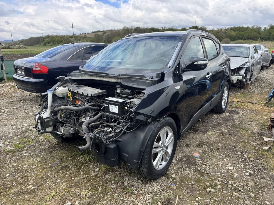 Dezmembrez Hyundai ix35 4x4 Automata 20 benzina  Camera jante
