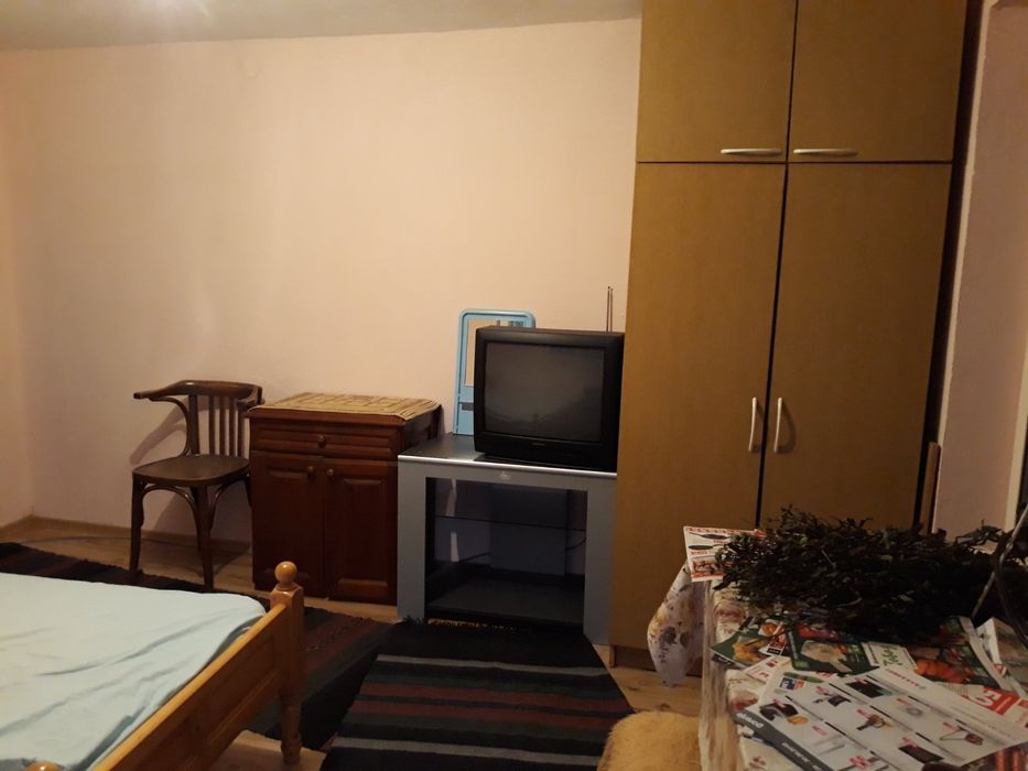 Дава се под наем Едностаен апартамент в Благоевград, Освобождение - 30 кв.м за 153 € - Снимка #1