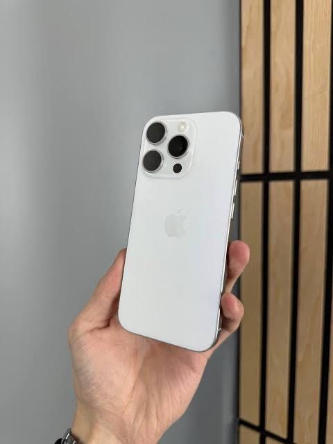 Iphone 15 pro white 250 gb