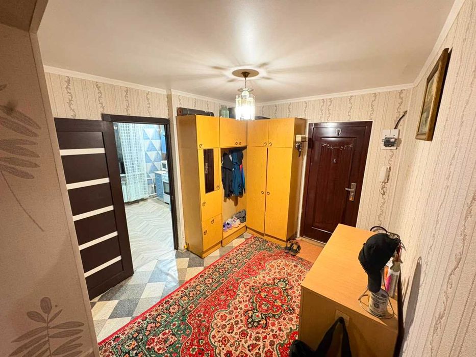 Продам 2-х к.кв. на 8 микрорайоне