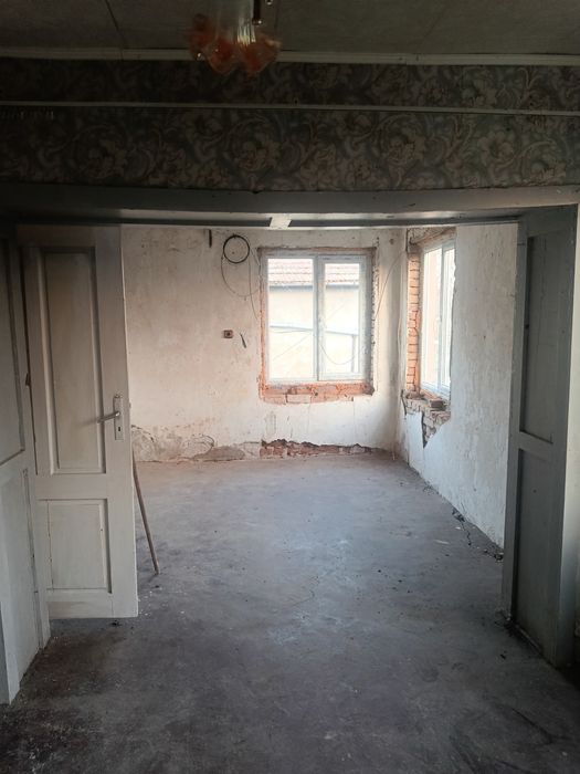 Продава се къща в град Тръстеник