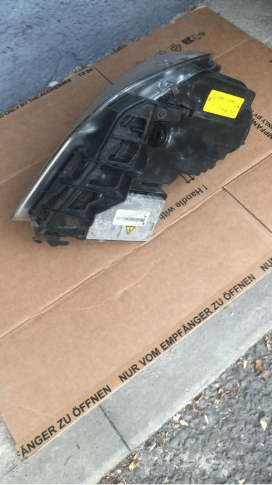 Far dreapta  VW Touran 2007-2010 Bi-Xenon