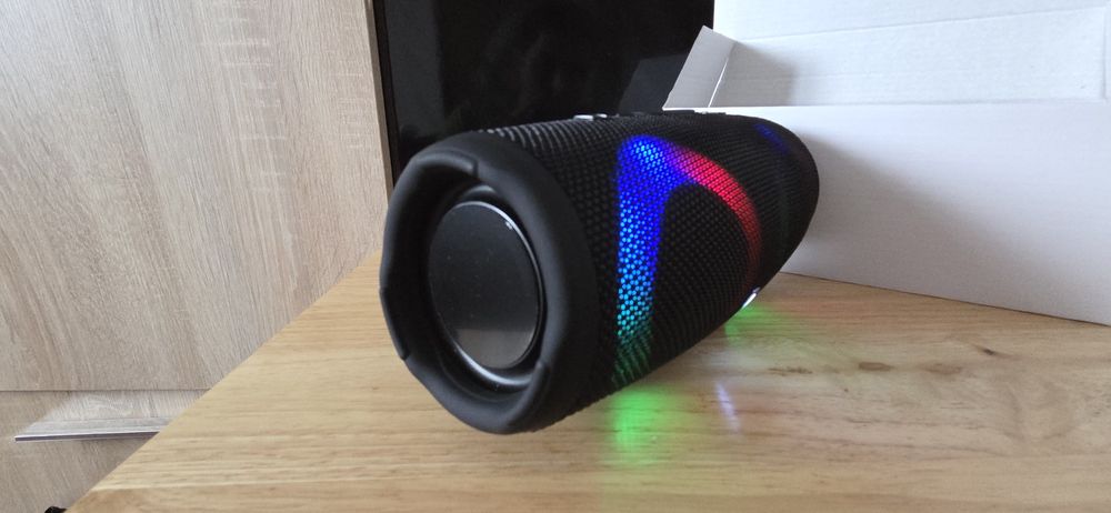 Boxă portabilă Bluetooth cu lumini LED RGB și bas puternic (Model stil JBL Charge/Xtreme)