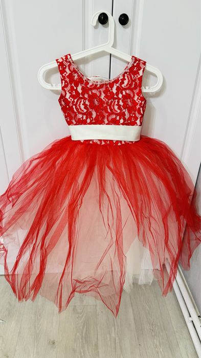 Продам платья для девочек